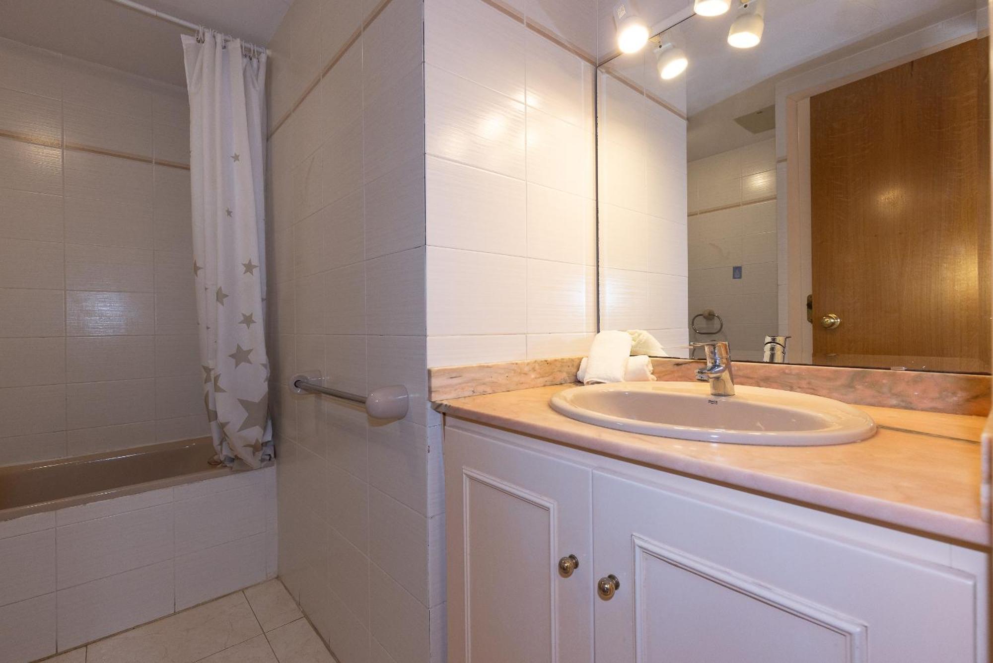 Uhc Txingudi Apartments Cambrils Exterior photo